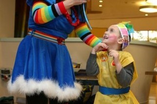 202445-הליצנית צפצולה משמחת את הילדים המאושפזים צילום יונל דרמון