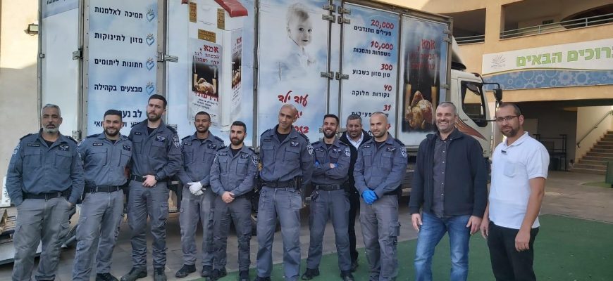 חסדי נעמי מגבירה את הפעילות לקשישים בשיתוף עם שוטרי היס”מ ומפעילה מערך חירום לימי הקורונה “חסד בכל מצב” !